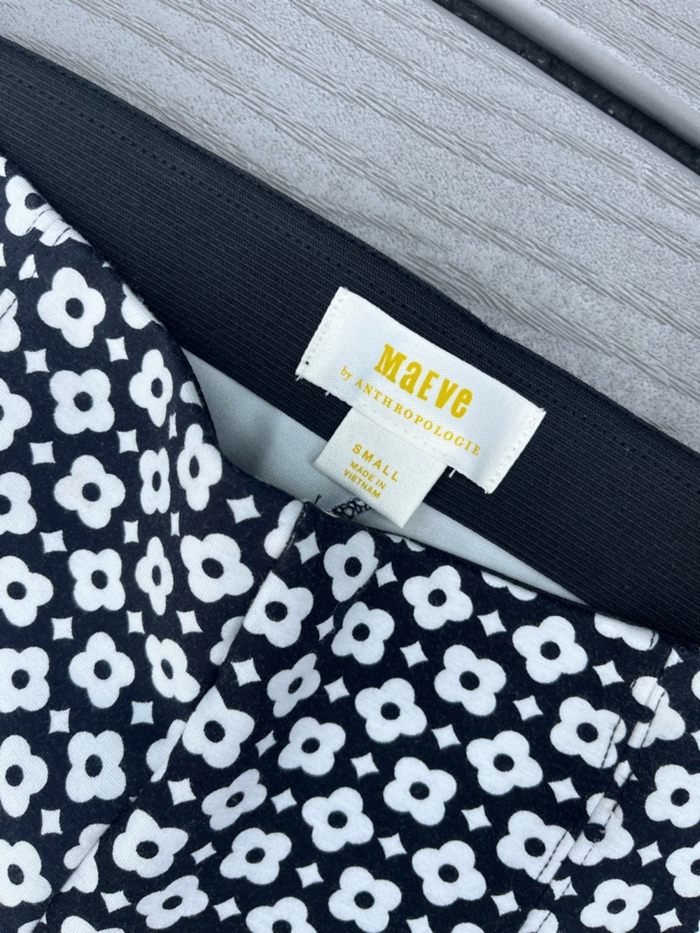 Anthropologie Maeve Kick Flare Pants Black White Floral Size S - Picture 6 of 6